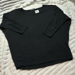 ECLA Size M Black Knit Tunic